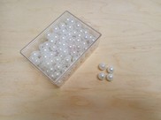 Perline in plastica colore bianco
