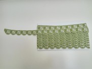 Pizzo in feltro ricamato con cappette colore verde salvia