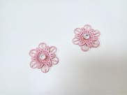 Fiore in metallo filigrana con strass centrale colore rosa