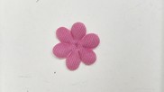 Fiore in tessuto colore fucsia