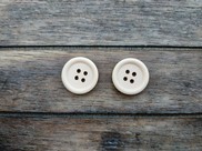 Bottoni in legno piccoli colore beige scuro